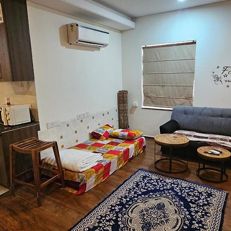 Aarju Luxurious Stay 卡兰古特 外观 照片